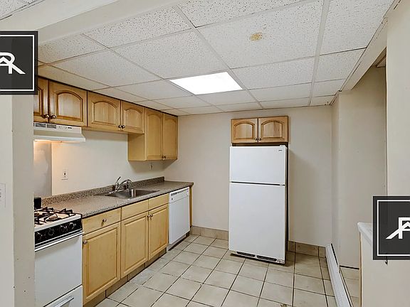4th image of 17 Glenville Ave #B4