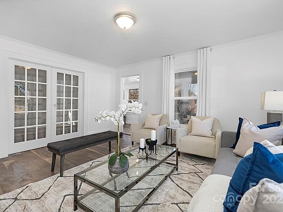 5th image of 304 Gold Hill Ave