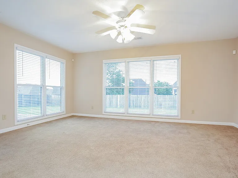 10198 Woodland Hills Dr — Photo 11