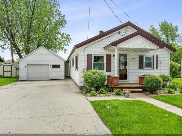 739 Park St, Wrightstown, WI 54180