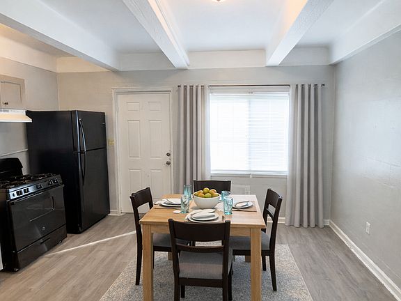 5th image of 825 E University Blvd Unit 109