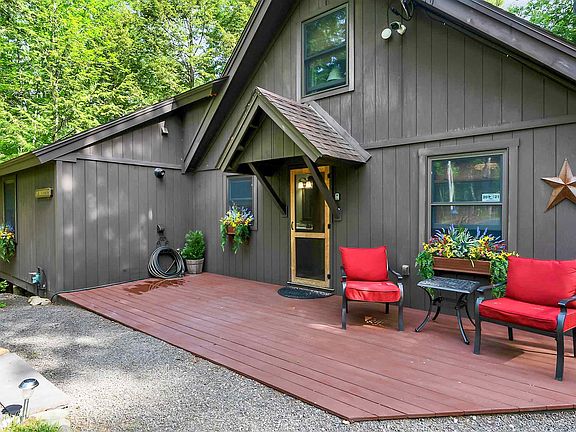 5th image of 14 Covewood Dr