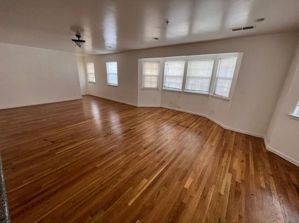 2138 23rd Ave Floor 3