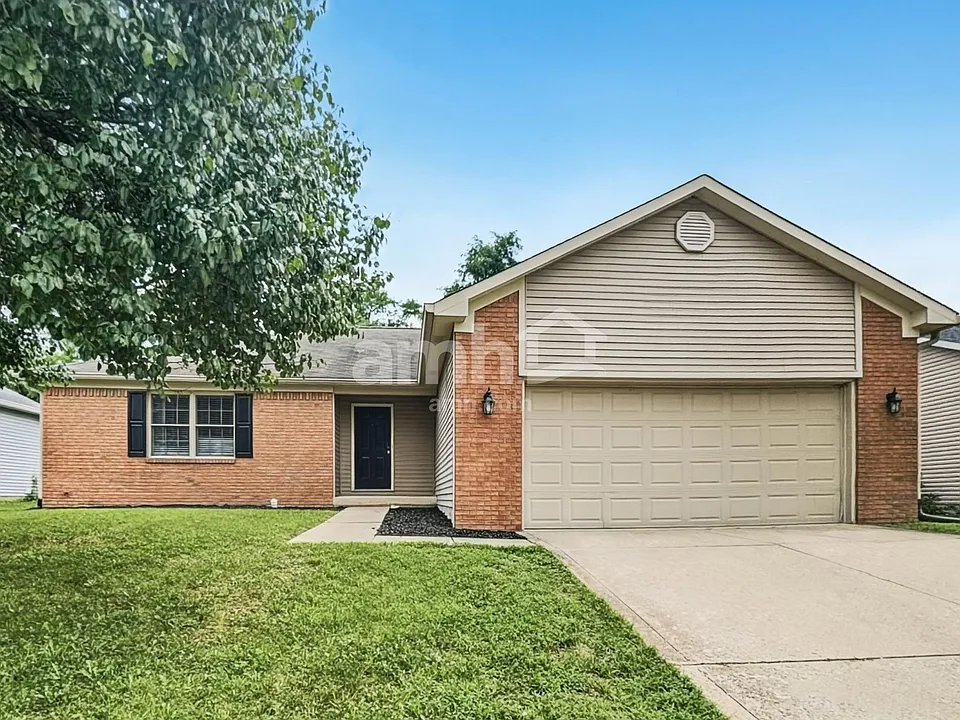 1207 Meadowood Dr