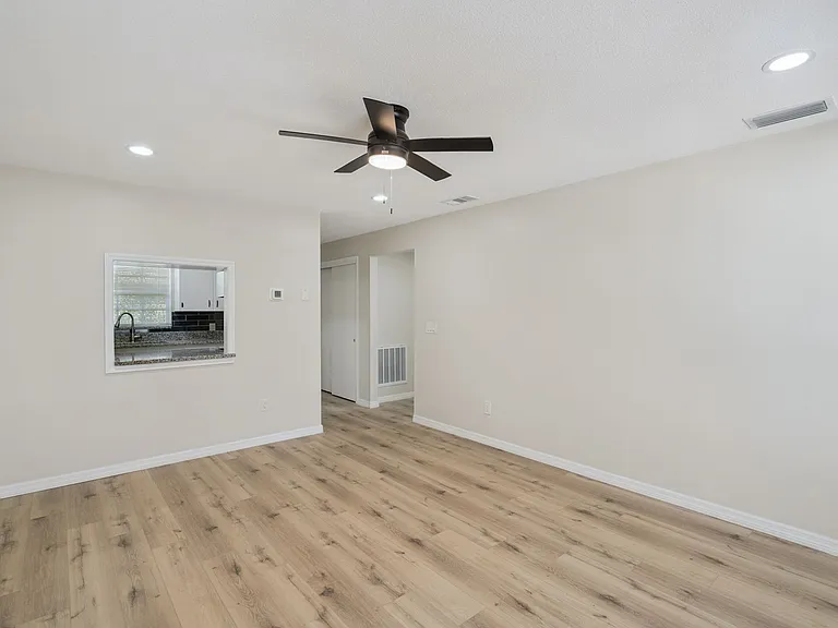 791 Lake Ave #6 — Photo 4