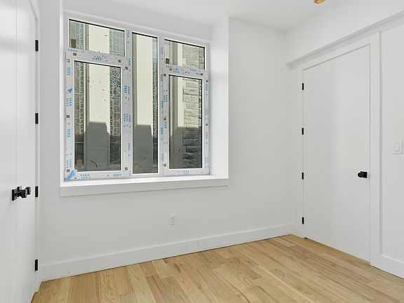 5th image of 428 Sackett St #2B