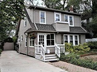 201 Mohawk Rd, Pontiac, MI 48341