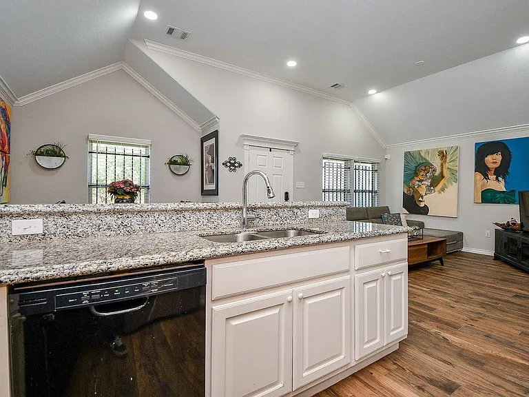 3344 Anita St — Photo 14