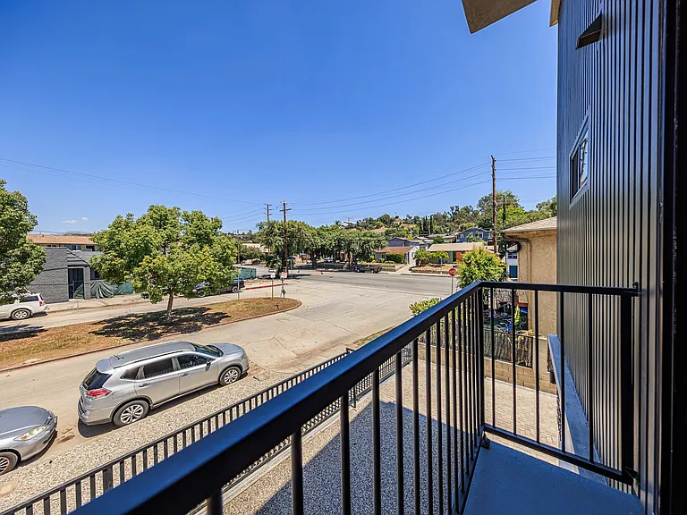 Rare Brand New Luxury Townhomes in Trendy Highland Park — Photo 56