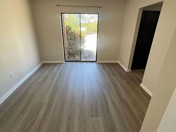 4th image of 3113 Dove Ct #B
