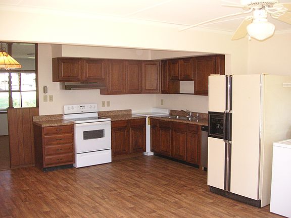 2nd image of 4404 Nicholas Dr