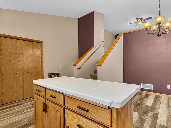 4th image of 519 5th Ave S
