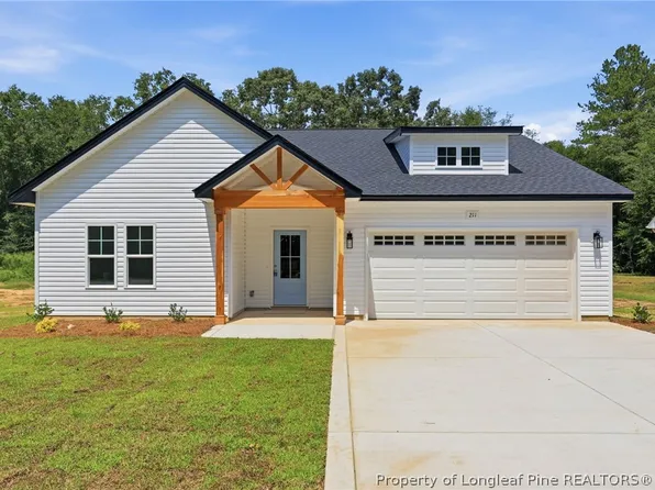 211 E 7th Ave, Raeford, NC 28376