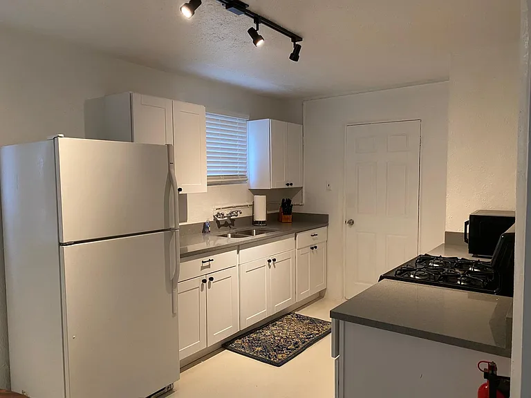 120 Walter St SE #D — Photo 21
