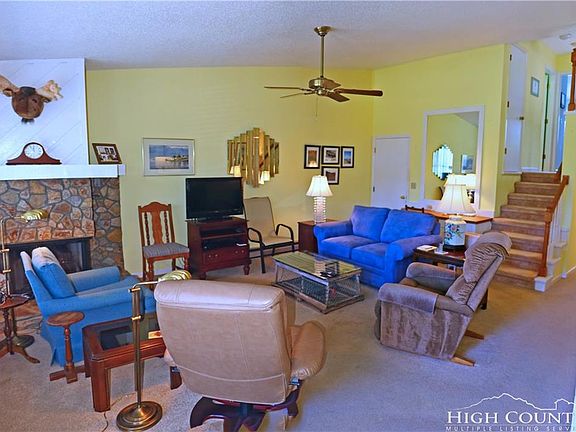 4th image of 180 Heathstone Ct #B