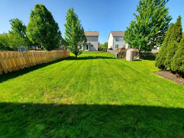 2562 Cesario Dr, Hampshire, IL 60140