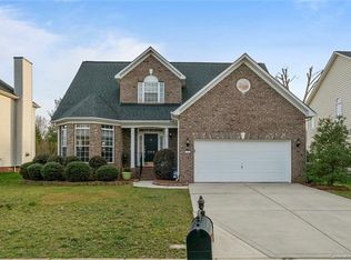 208 Alnwick Dr, Waxhaw, NC 28173