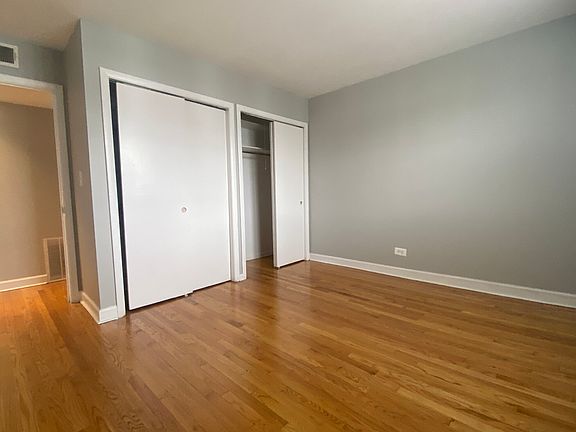 5th image of 4922 Mulford St #2E