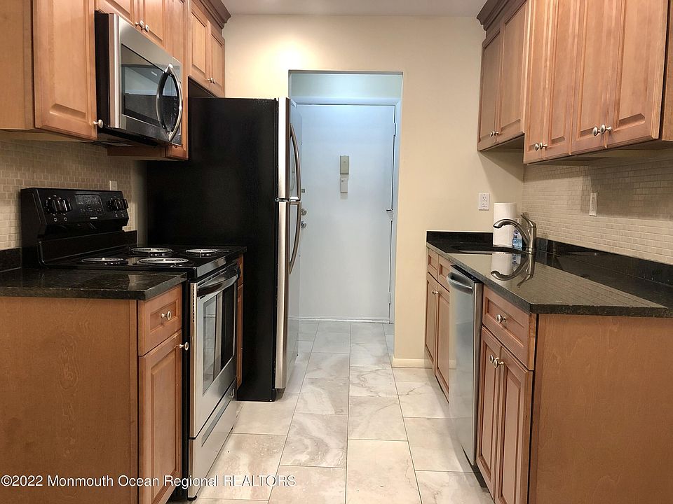 1st image of 169 Amberly Dr Unit E