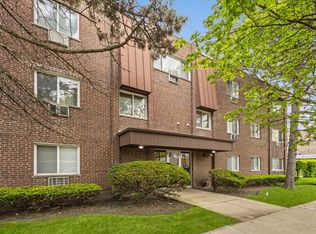 3201 W Balmoral Ave APT 301, Chicago, IL 60625