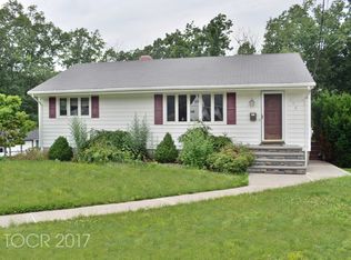 256 Rafkind Rd, Bloomingdale, NJ 07403