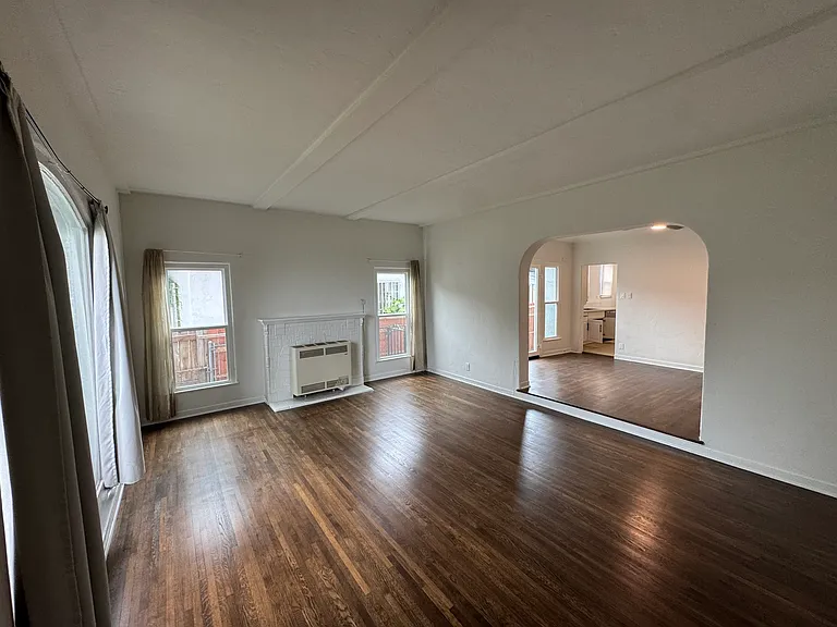 1874 S Redondo Blvd #1874 — Photo 3