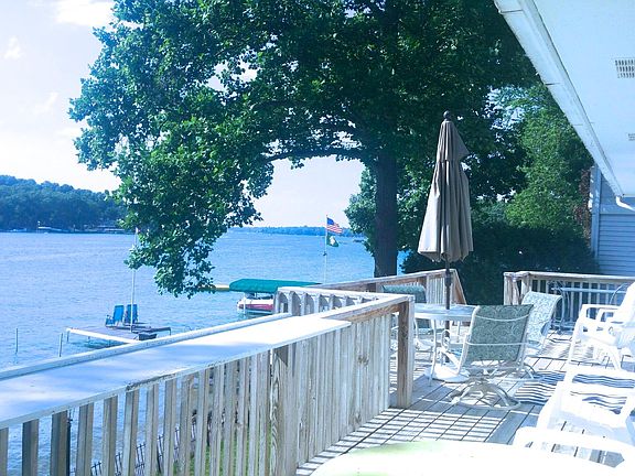 4th image of 180 E Gull Lake Dr