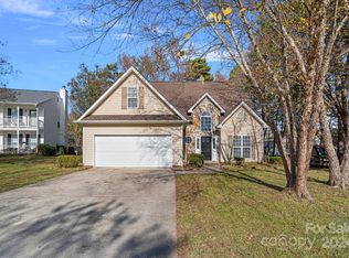 6610 White Mist Ln, Charlotte, NC 28269