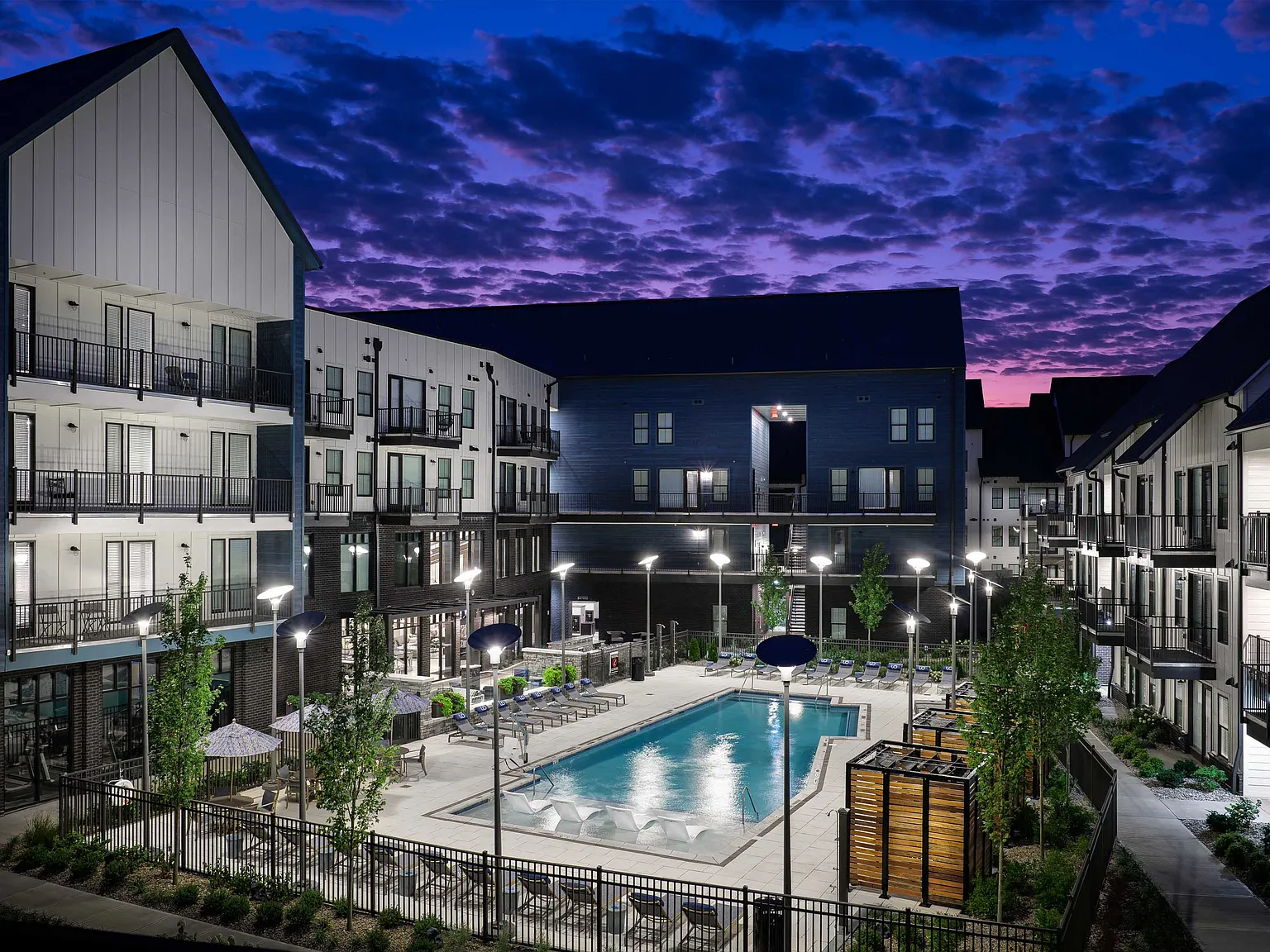 Upton Oxmoor Apartments — Photo 1