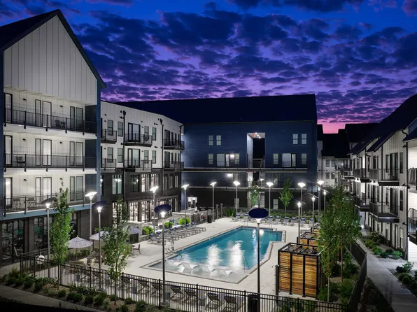 Upton Oxmoor Apartments