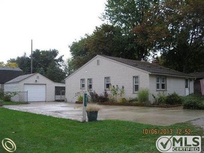 9077 Butternut Dr, Whitmore Lake, MI, 48189
