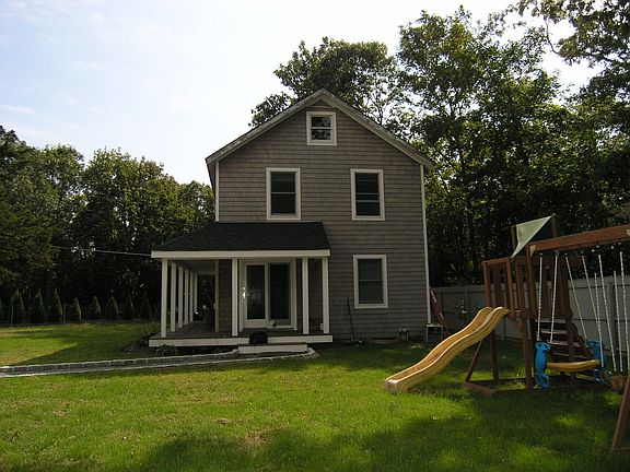 2nd image of 41 E Moriches Blvd