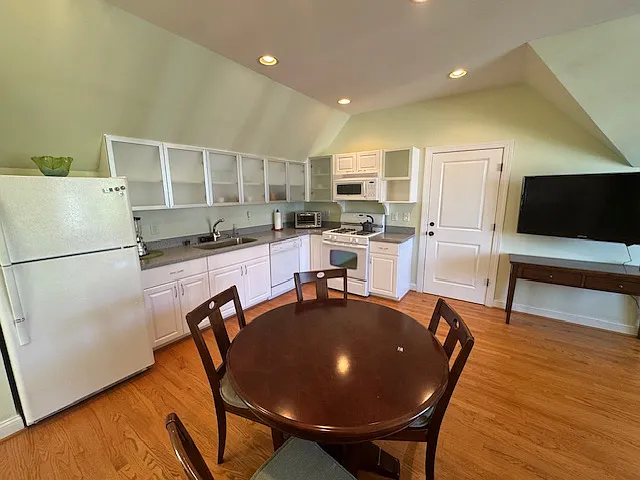 Building Photo - 417 Westbury Dr