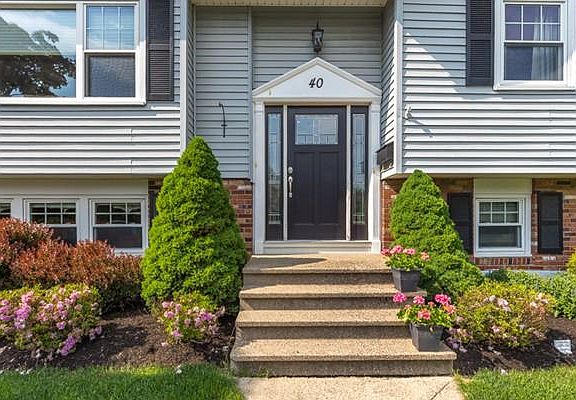 3rd image of 40 W Park Dr