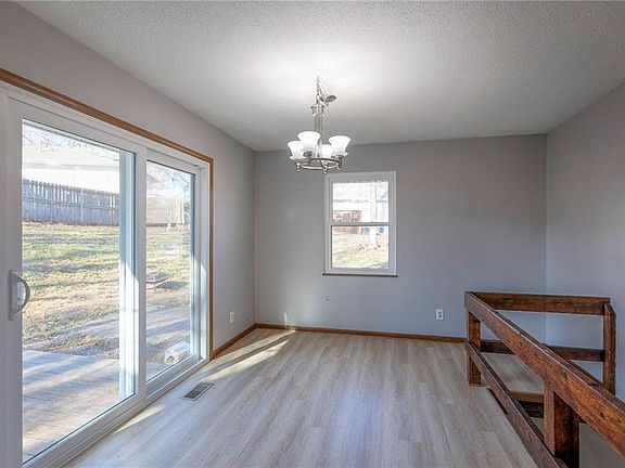 4th image of 2218 Liberty Landing Rd