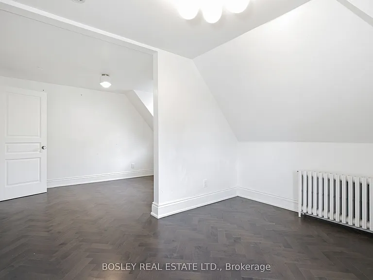 178 High Park Ave #UPPER — Photo 32