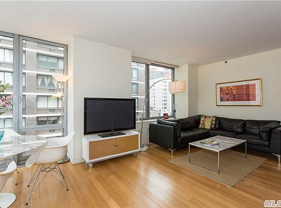 5th image of 303 E 33rd St APT 9K