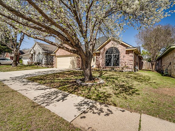 3rd image of 939 Blossomwood Ct