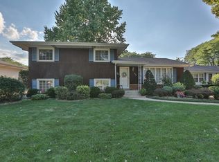 9420 Southmoor Ave, Highland, IN 46322
