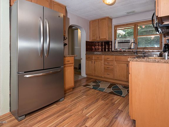 4th image of 8786 E Gull Lake Dr