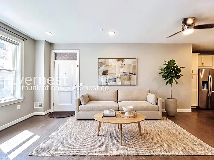 3 bed, 2.5 bath, 1510 sqft, $3,100 — Photo 2