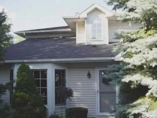 19390 Bradford Ct, Strongsville, OH 44136