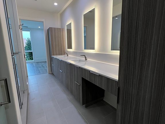 5th image of 3527 Normandy Ave #27