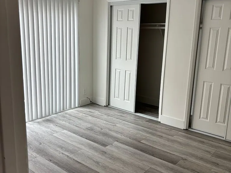 1502 Wellesley Ave — Photo 22