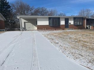 685 Paddock Dr, Florissant, MO 63033