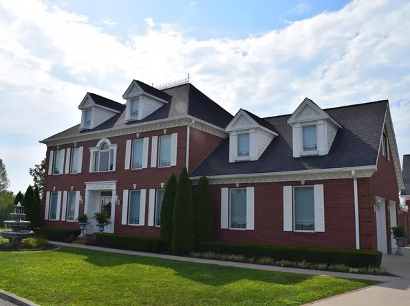 176 W Chloe Ridge Dr, Pikeville, KY 41501
