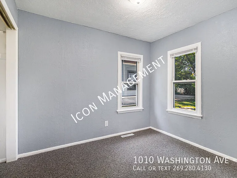 1010 Washington Ave #1 — Photo 8