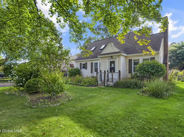 51 Swaggertown Road, Schenectady, NY 12302
