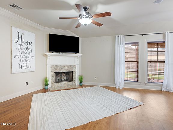 4th image of 304 Hillbrooke Dr