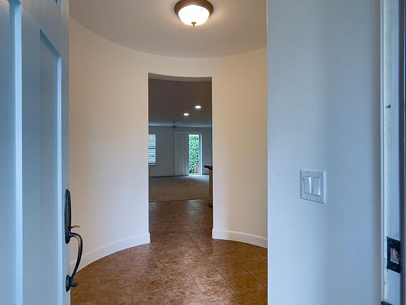 4th image of 1304 Jones St
